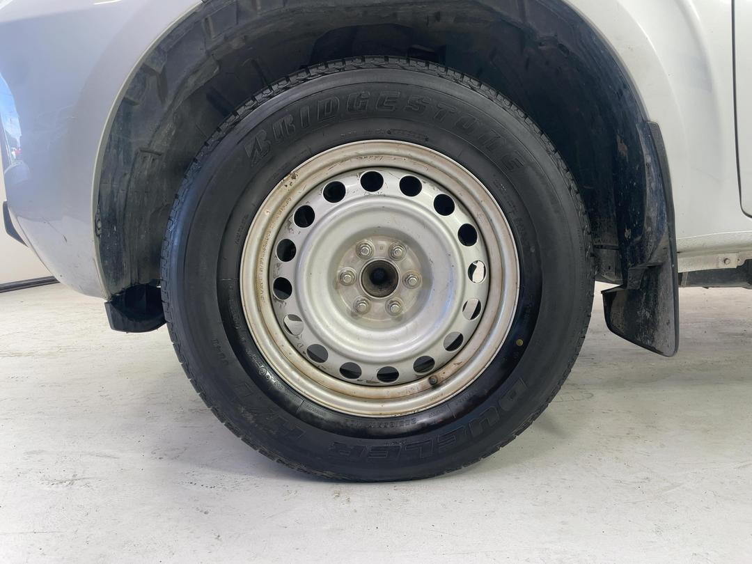 Photo '10' of Nissan Navara