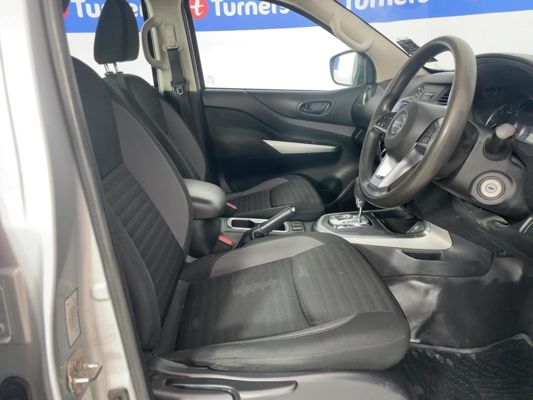 Photo '16' of Nissan Navara