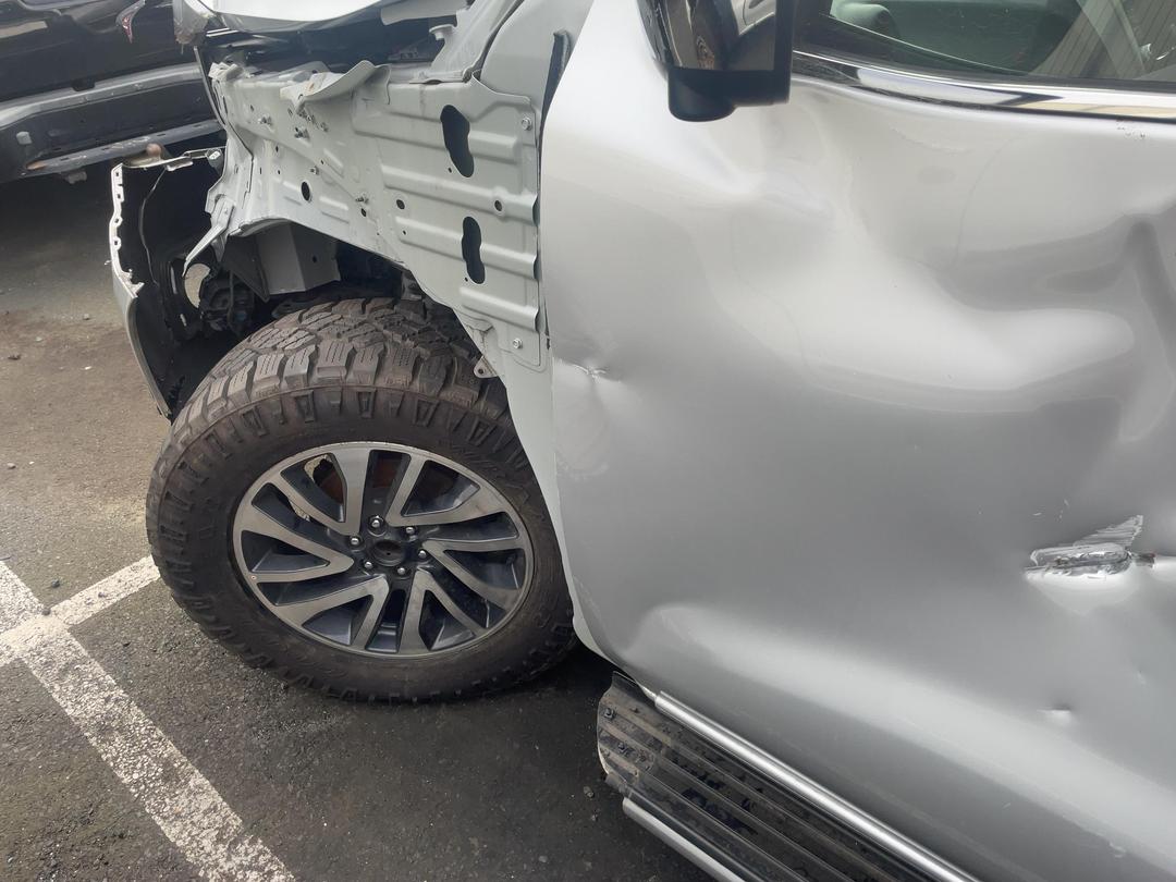 Photo '10' of Nissan Navara ST-X