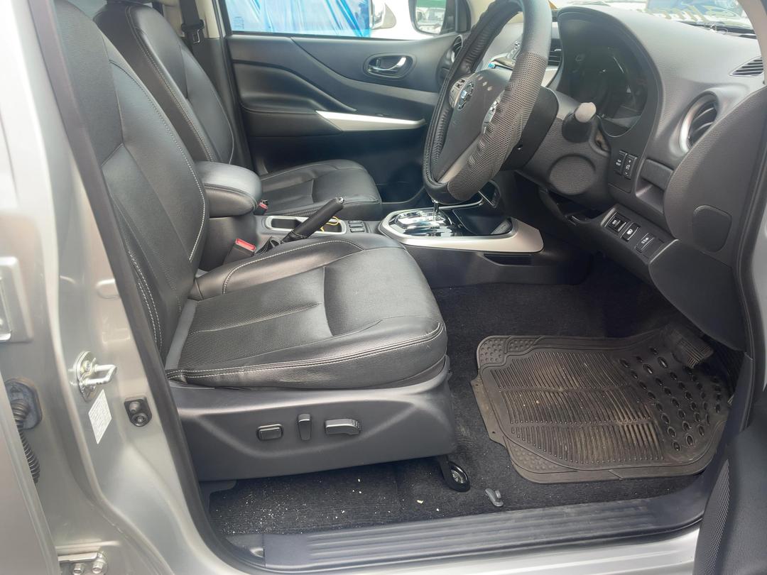 Photo '17' of Nissan Navara ST-X