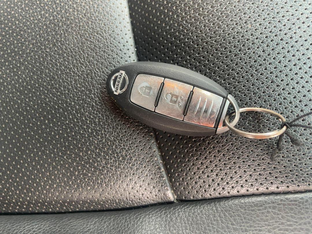 Photo '19' of Nissan Navara ST-X