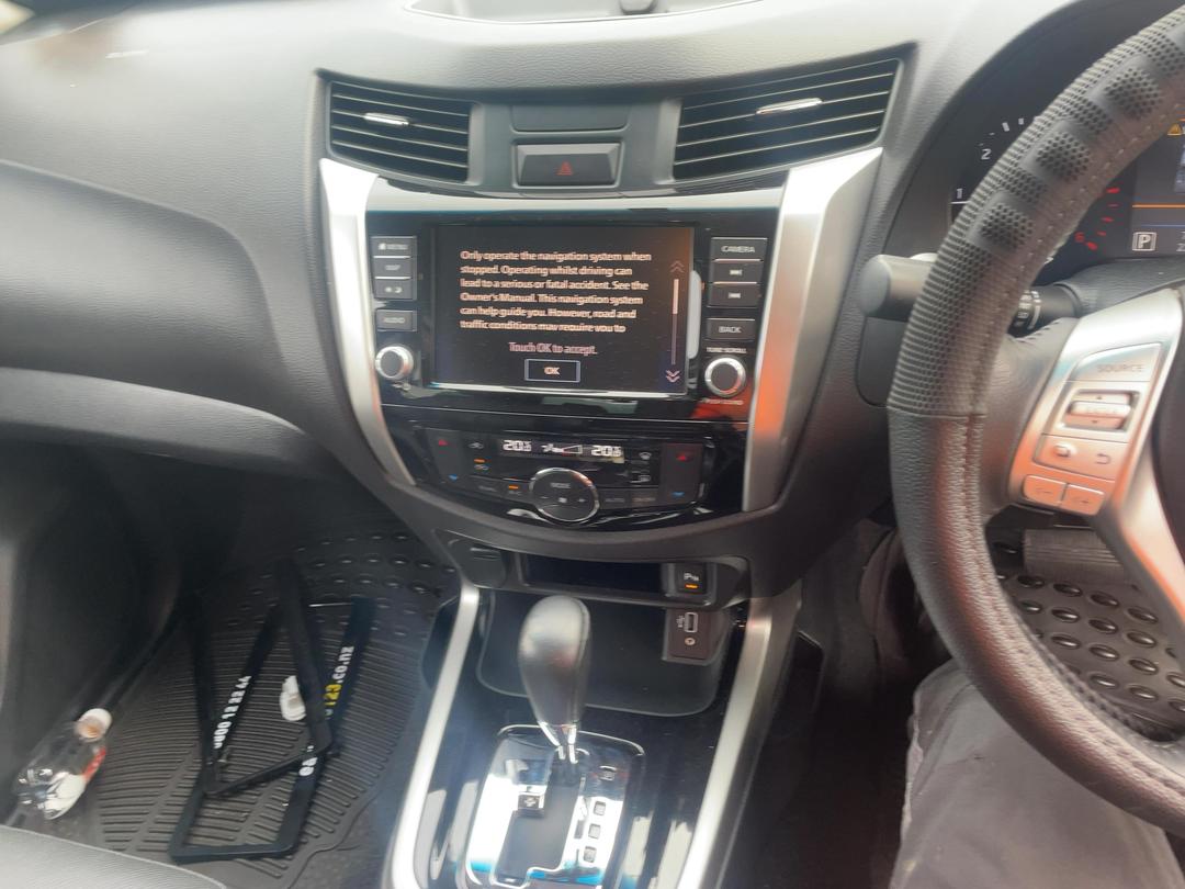 Photo '21' of Nissan Navara ST-X