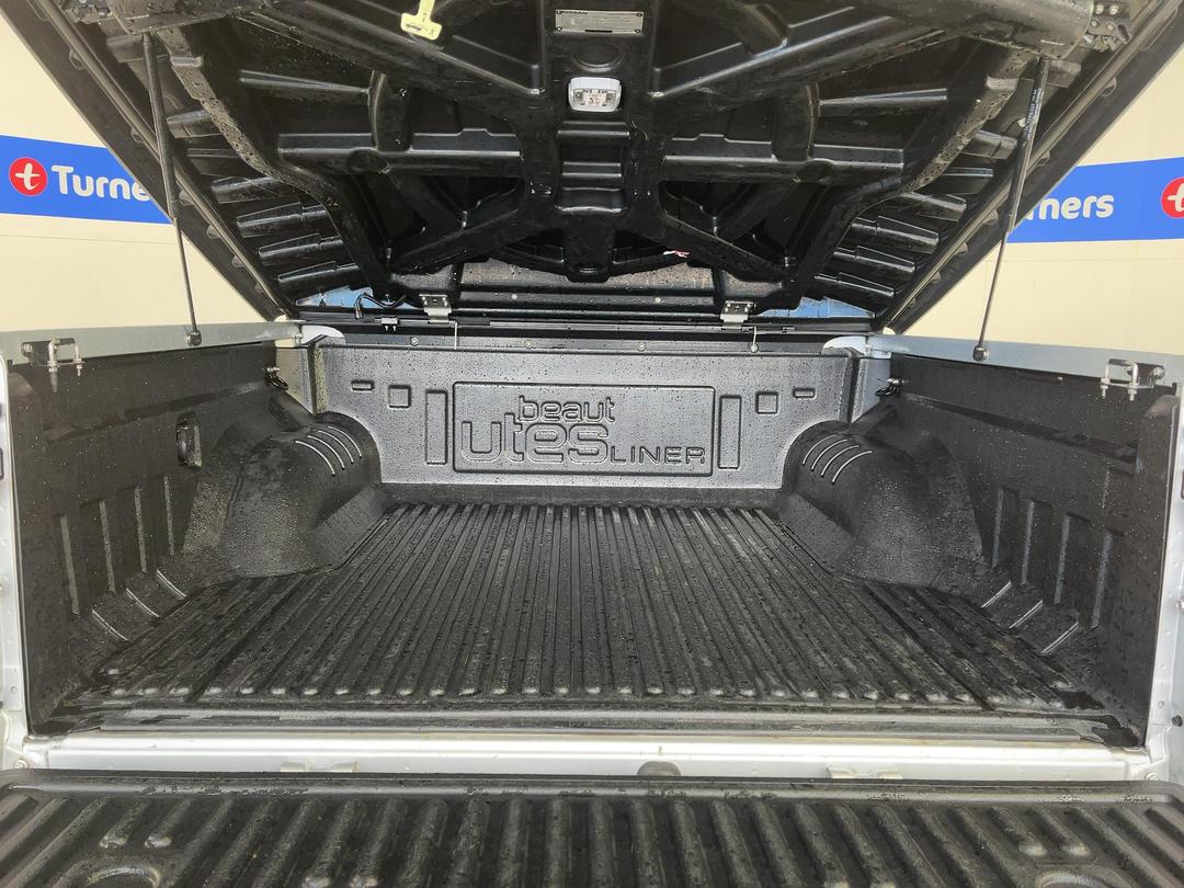 Photo '14' of Nissan Navara