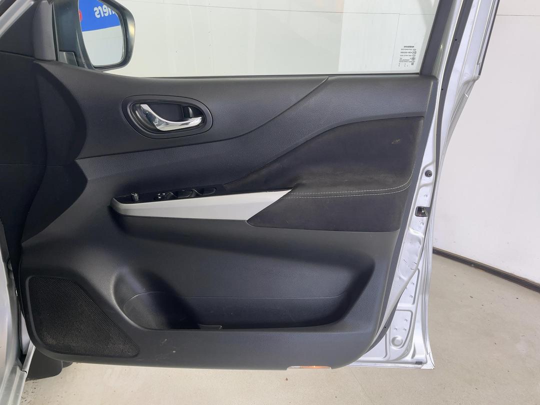 Photo '15' of Nissan Navara