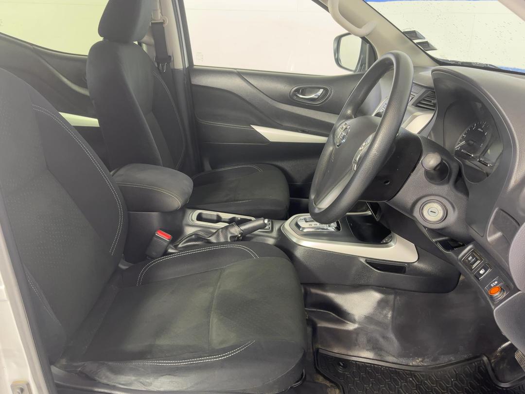 Photo '16' of Nissan Navara
