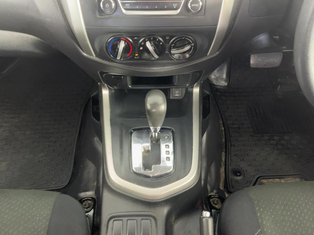 Photo '18' of Nissan Navara