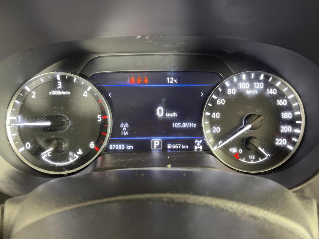 Photo '21' of Nissan Navara