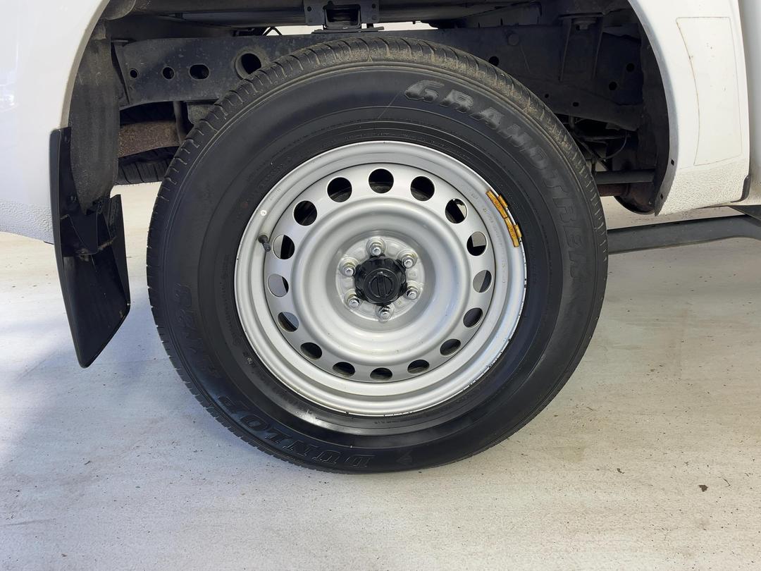 Photo '12' of Nissan Navara