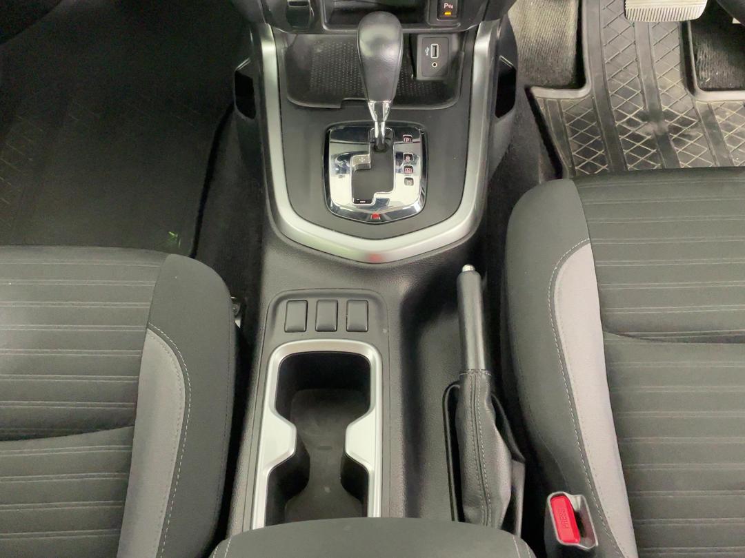 Photo '18' of Nissan Navara