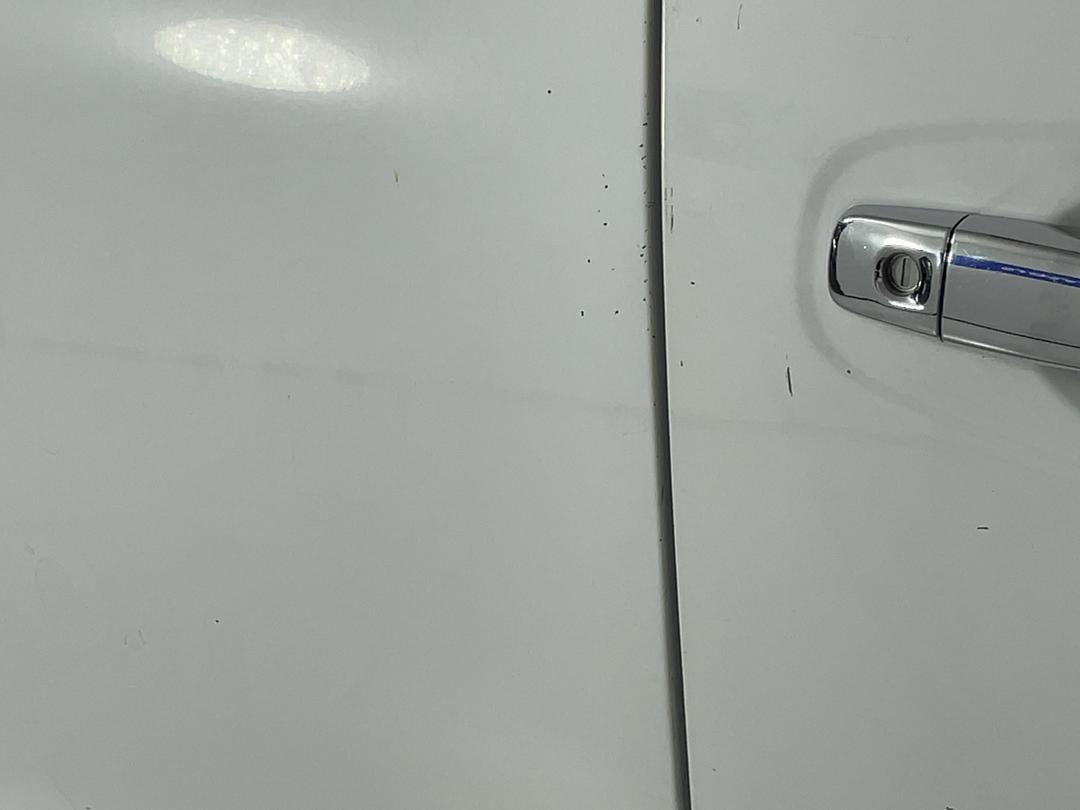 Photo '24' of Nissan Navara