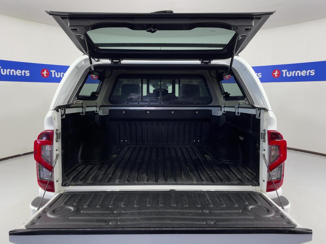 Photo '14' of Nissan Navara