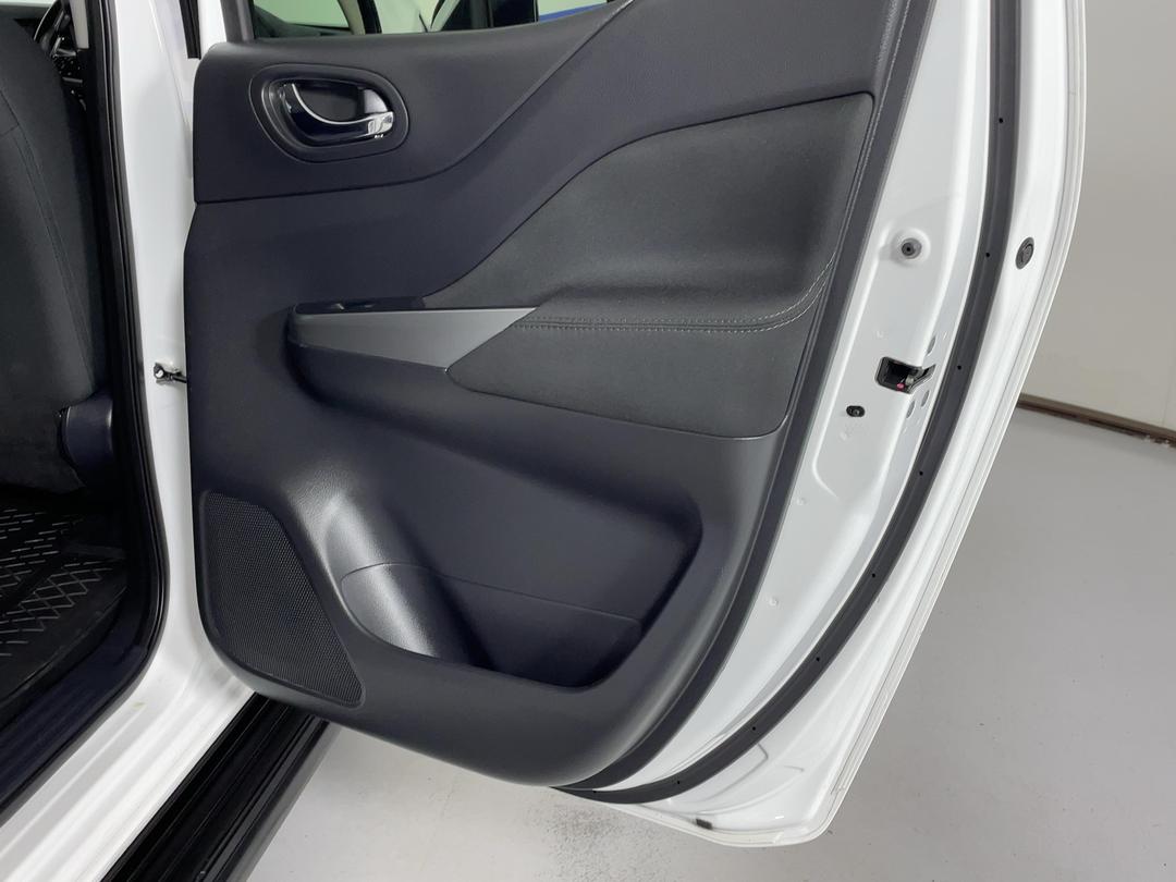 Photo '19' of Nissan Navara