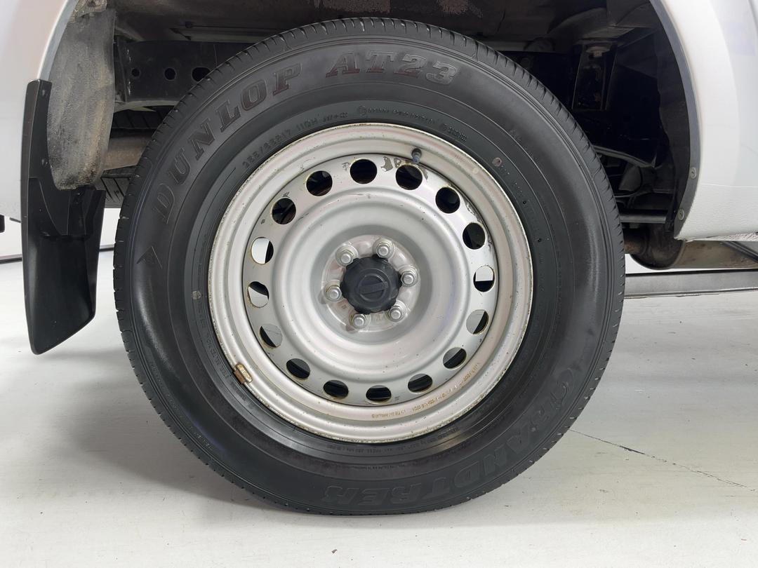 Photo '12' of Nissan Navara