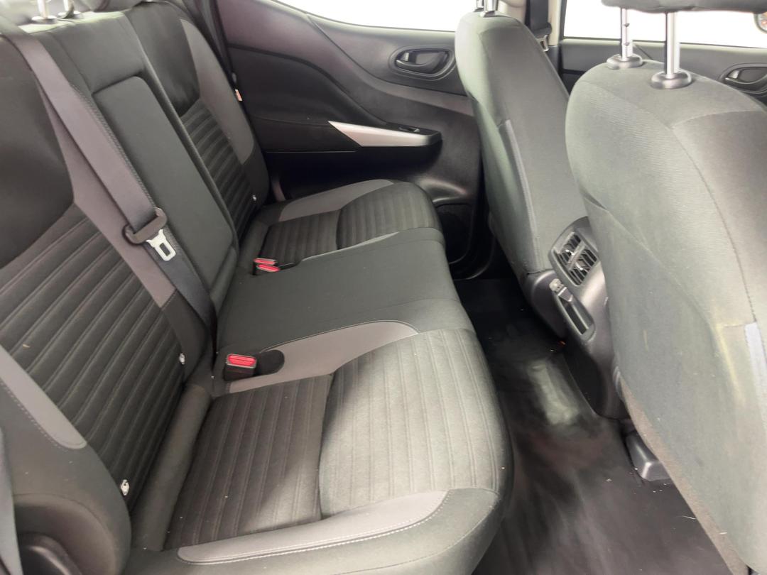 Photo '20' of Nissan Navara