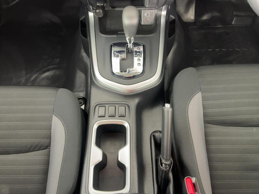 Photo '18' of Nissan Navara