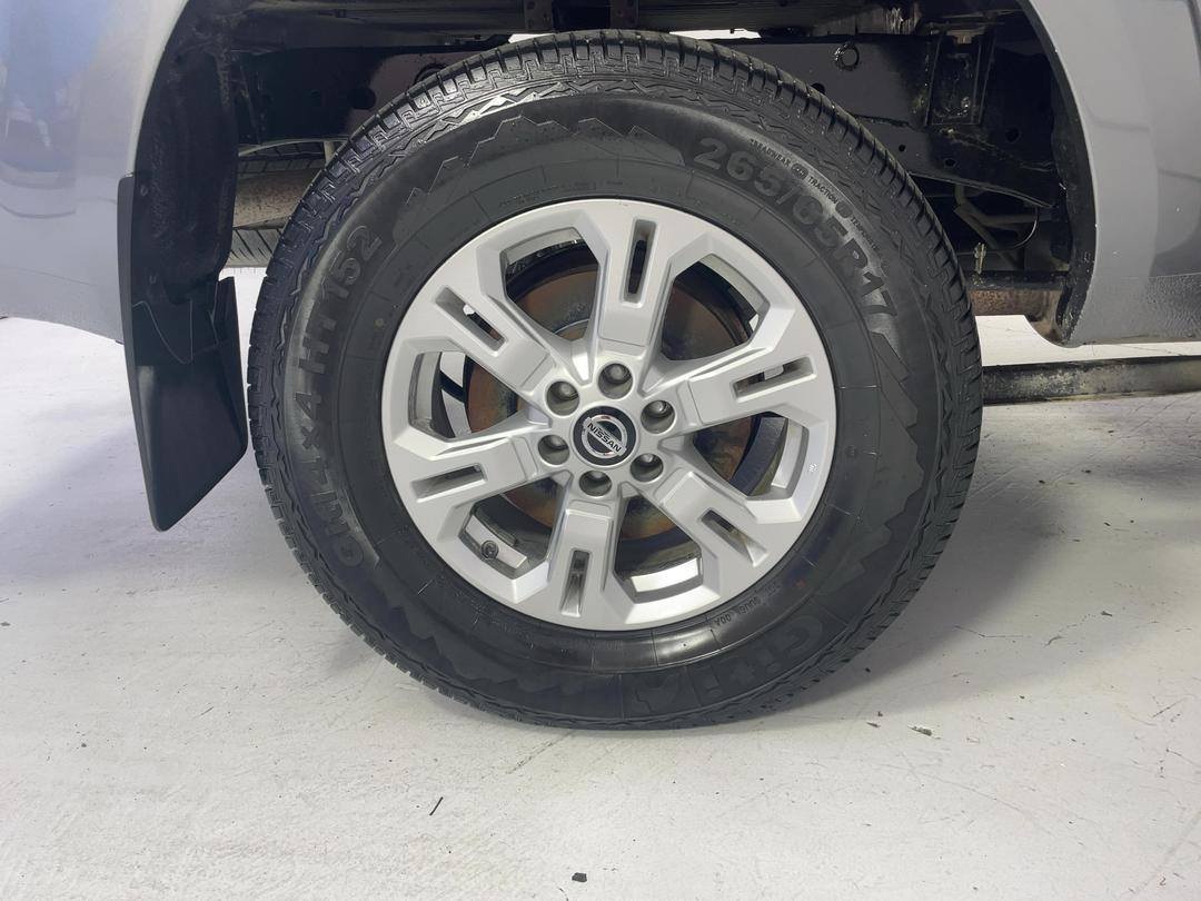 Photo '12' of Nissan Navara