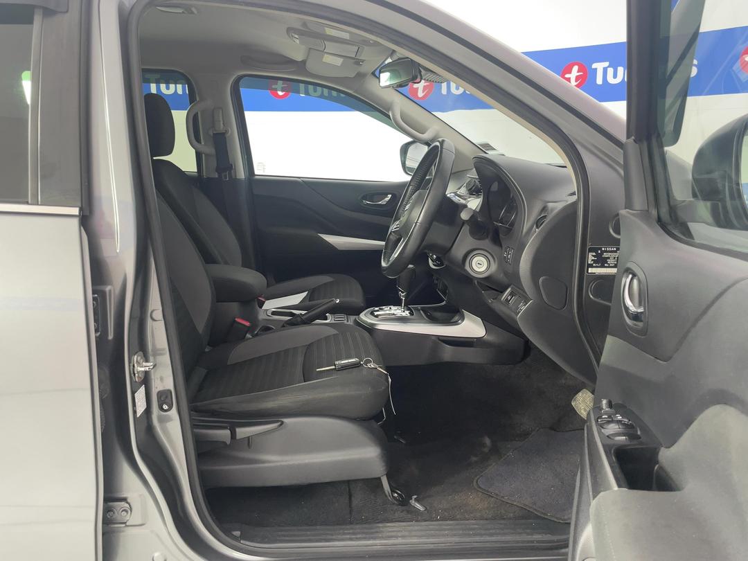 Photo '16' of Nissan Navara
