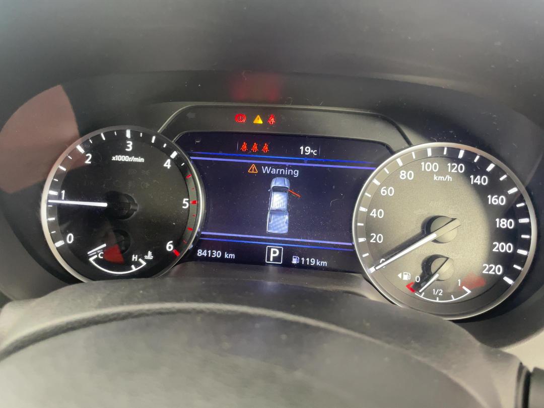 Photo '21' of Nissan Navara