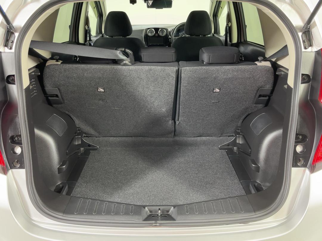 Photo '14' of Nissan Note