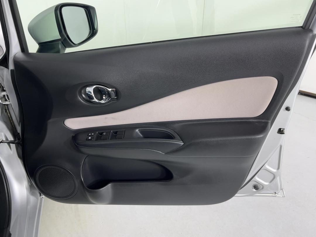 Photo '15' of Nissan Note