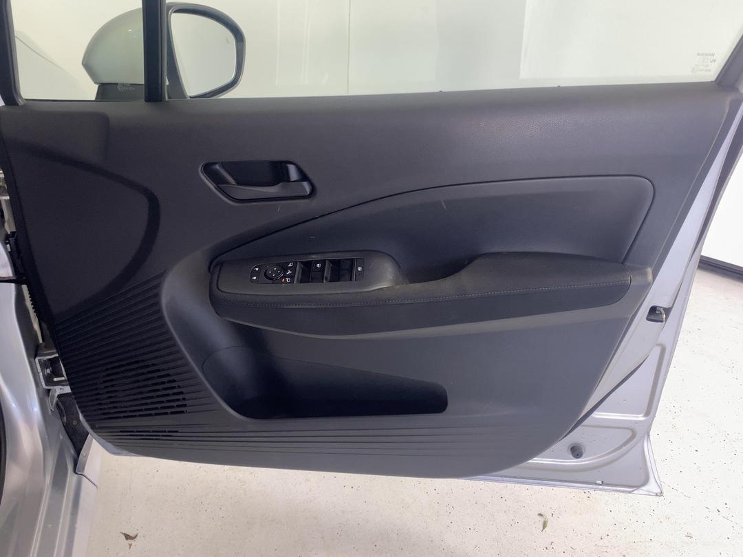 Photo '15' of Nissan Note