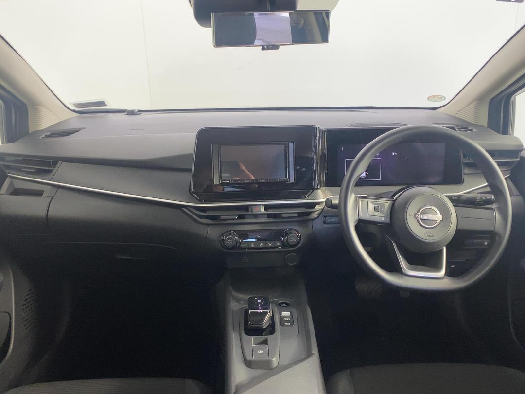 Photo '17' of Nissan Note