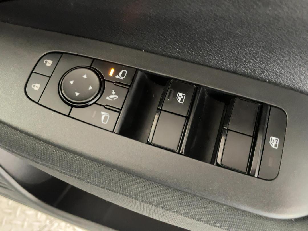 Photo '23' of Nissan Note