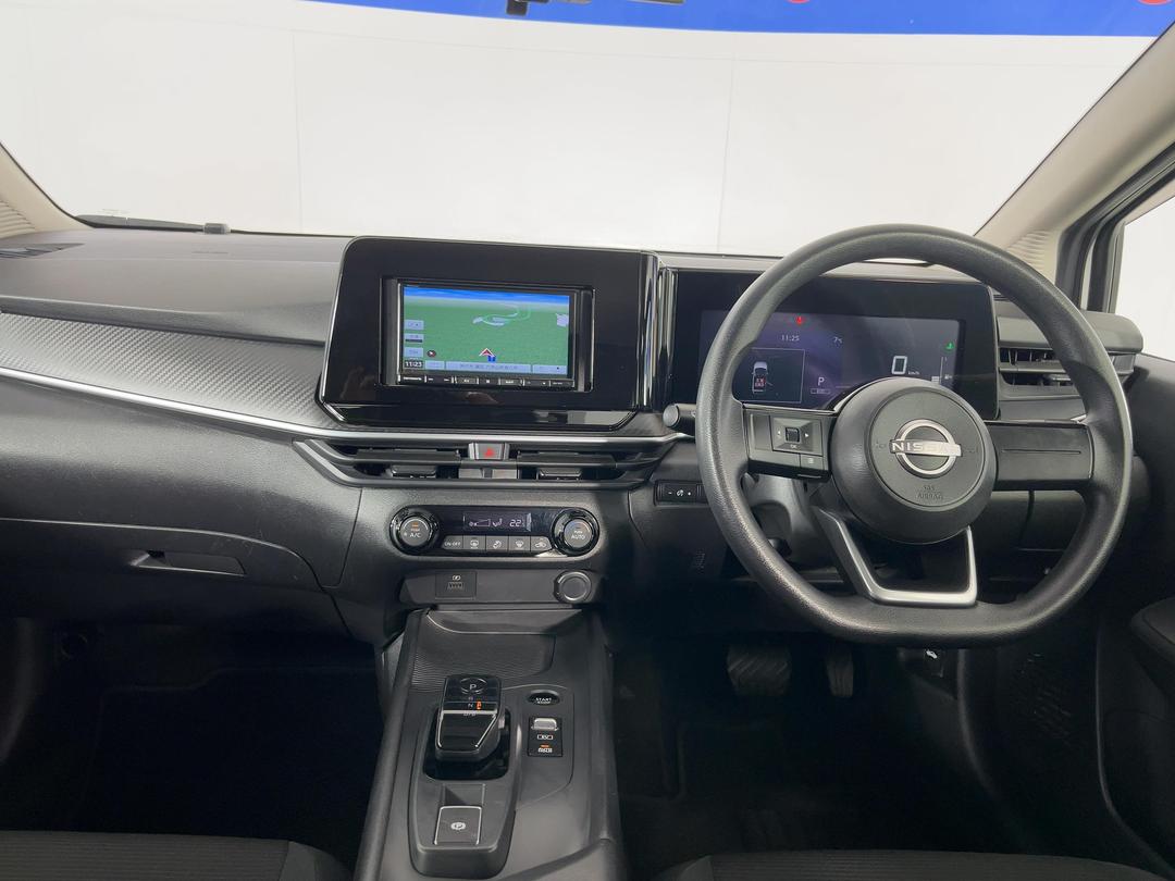 Photo '17' of Nissan Note