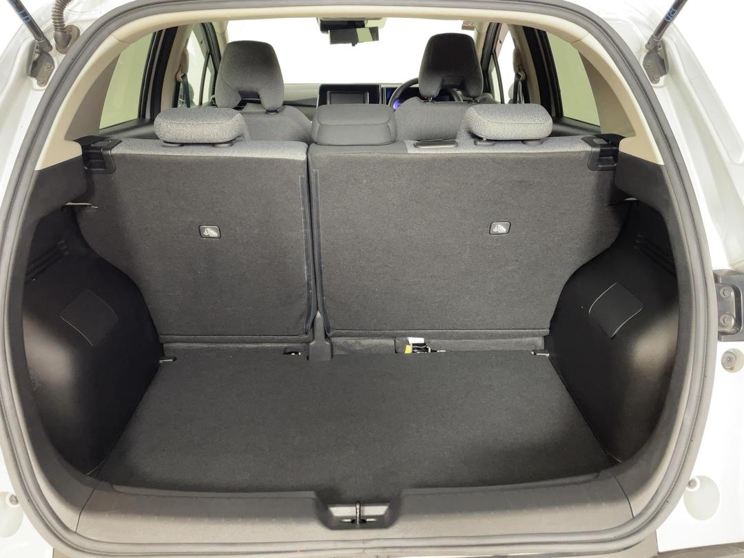 Photo '14' of Nissan Note