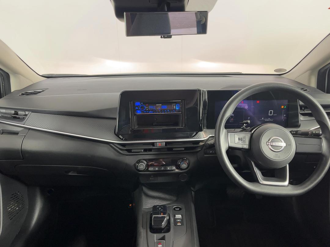 Photo '17' of Nissan Note