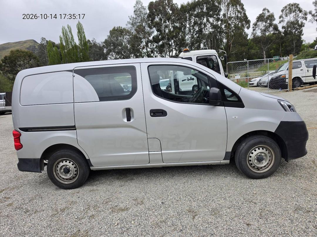 Photo '2' of Nissan NV200