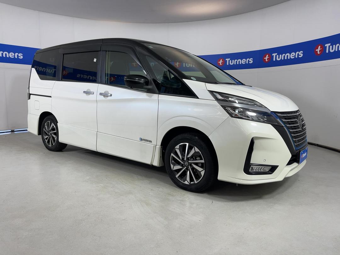 Photo '1' of Nissan Serena