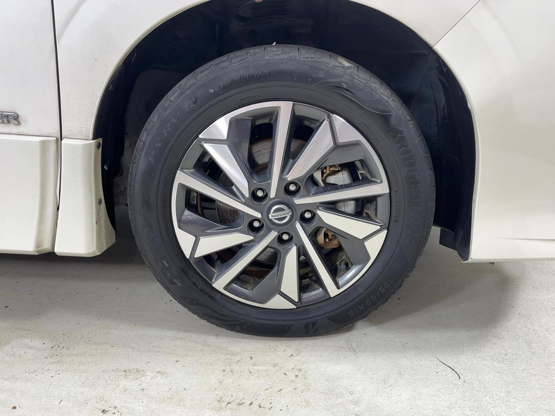 Photo '9' of Nissan Serena
