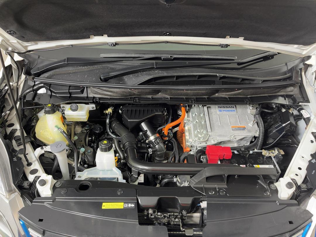 Photo '13' of Nissan Serena