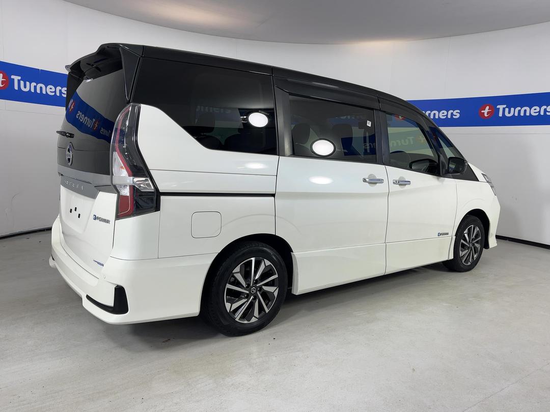 Photo '7' of Nissan Serena