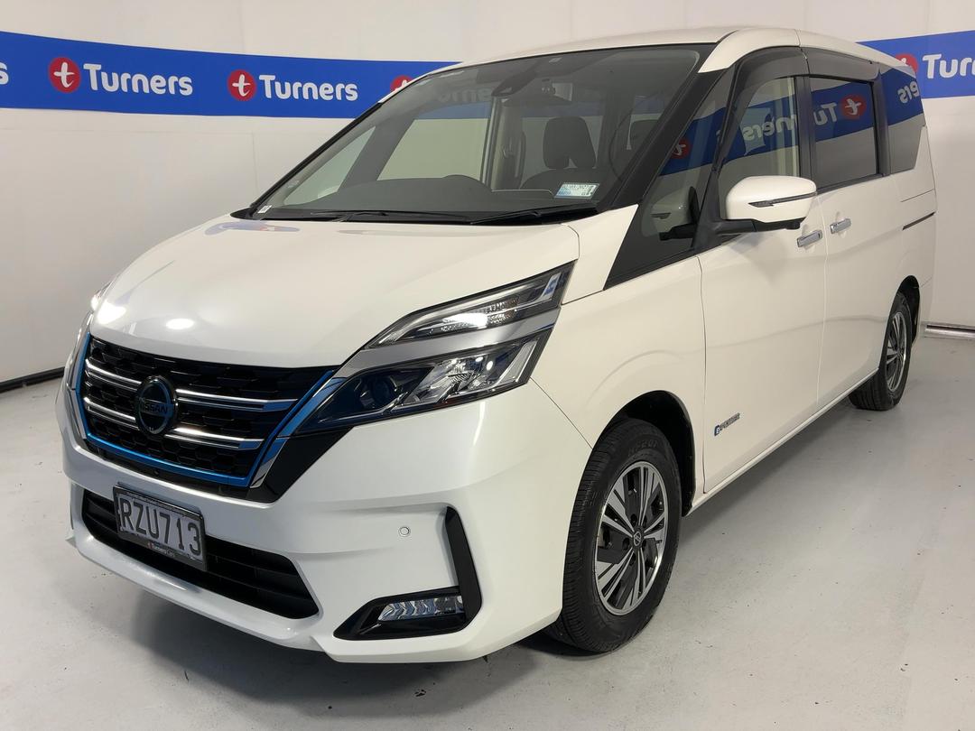 Photo '4' of Nissan Serena