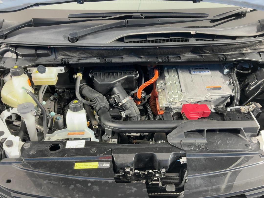 Photo '13' of Nissan Serena
