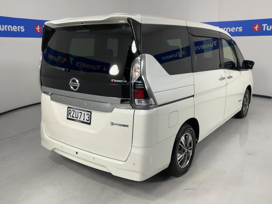 Photo '7' of Nissan Serena