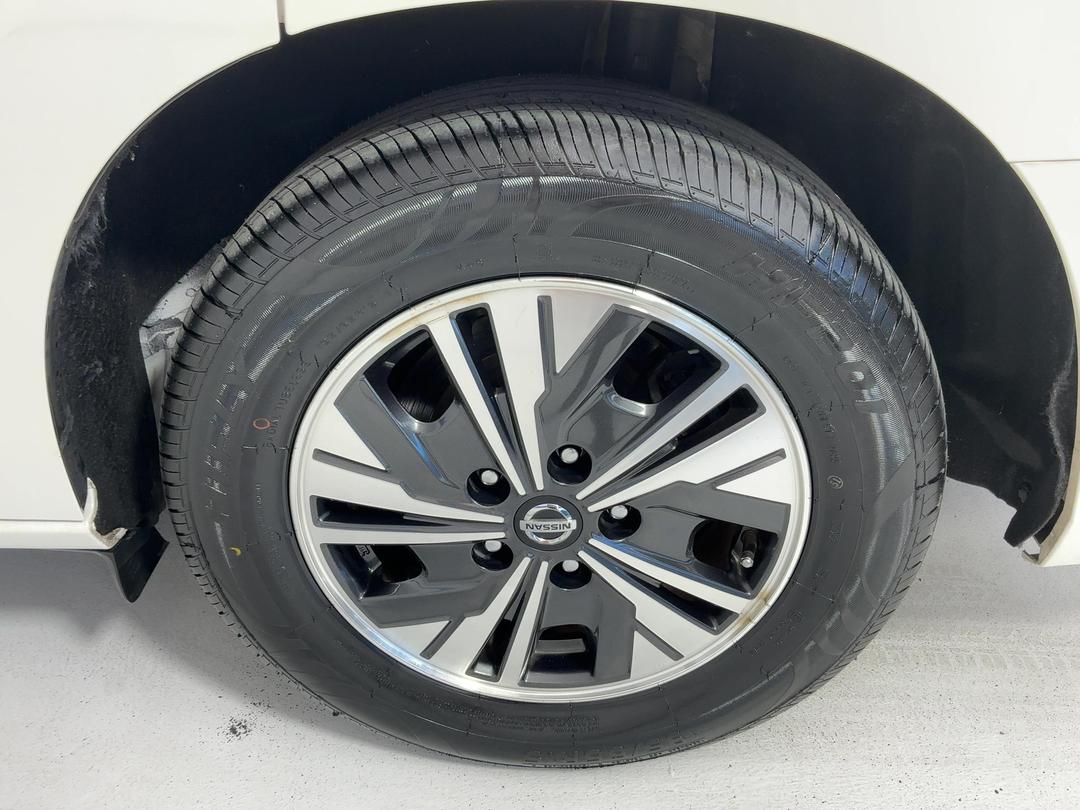 Photo '11' of Nissan Serena