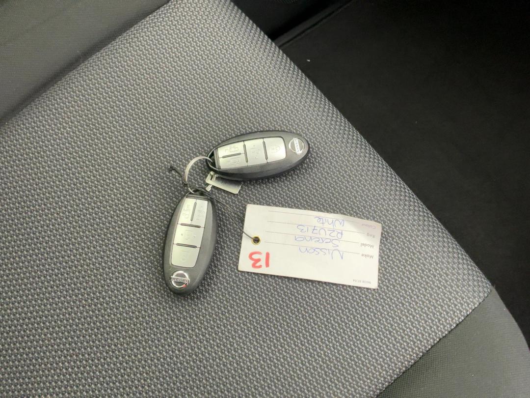Photo '21' of Nissan Serena