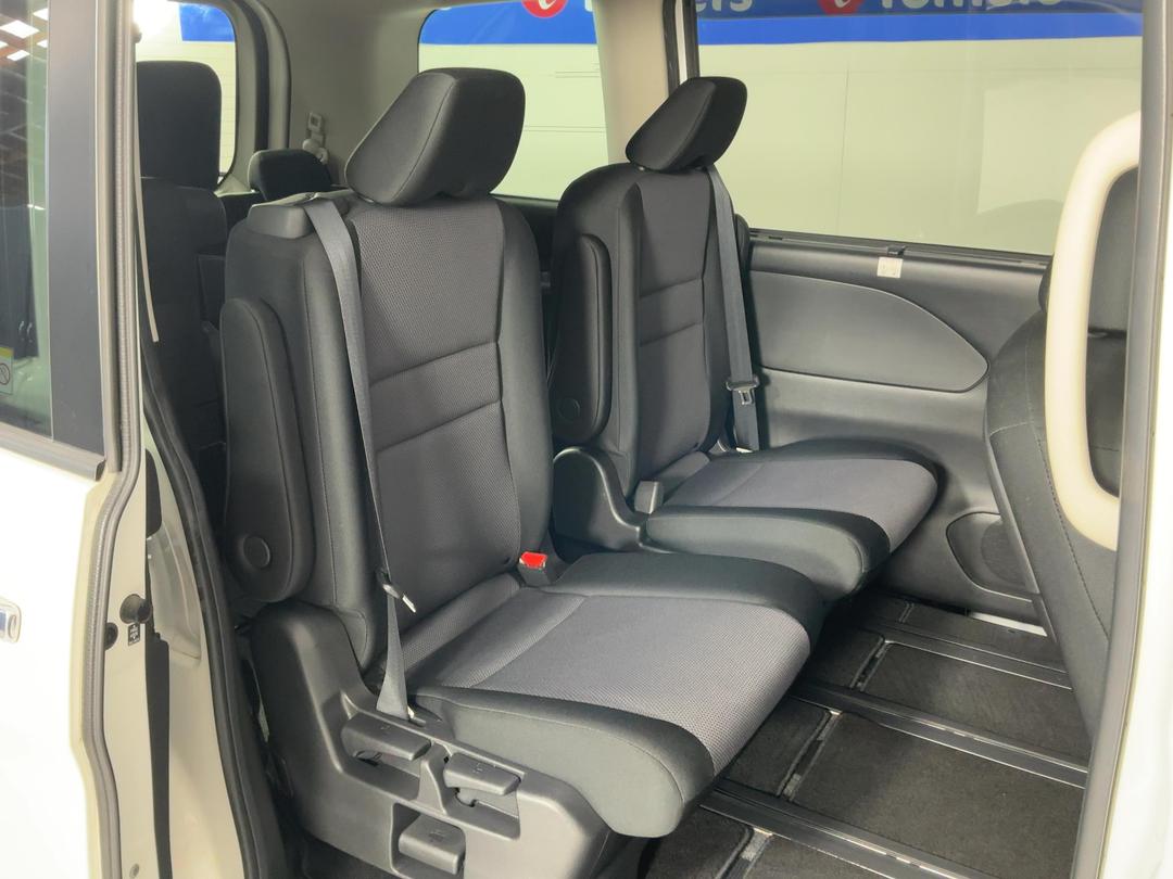 Photo '19' of Nissan Serena