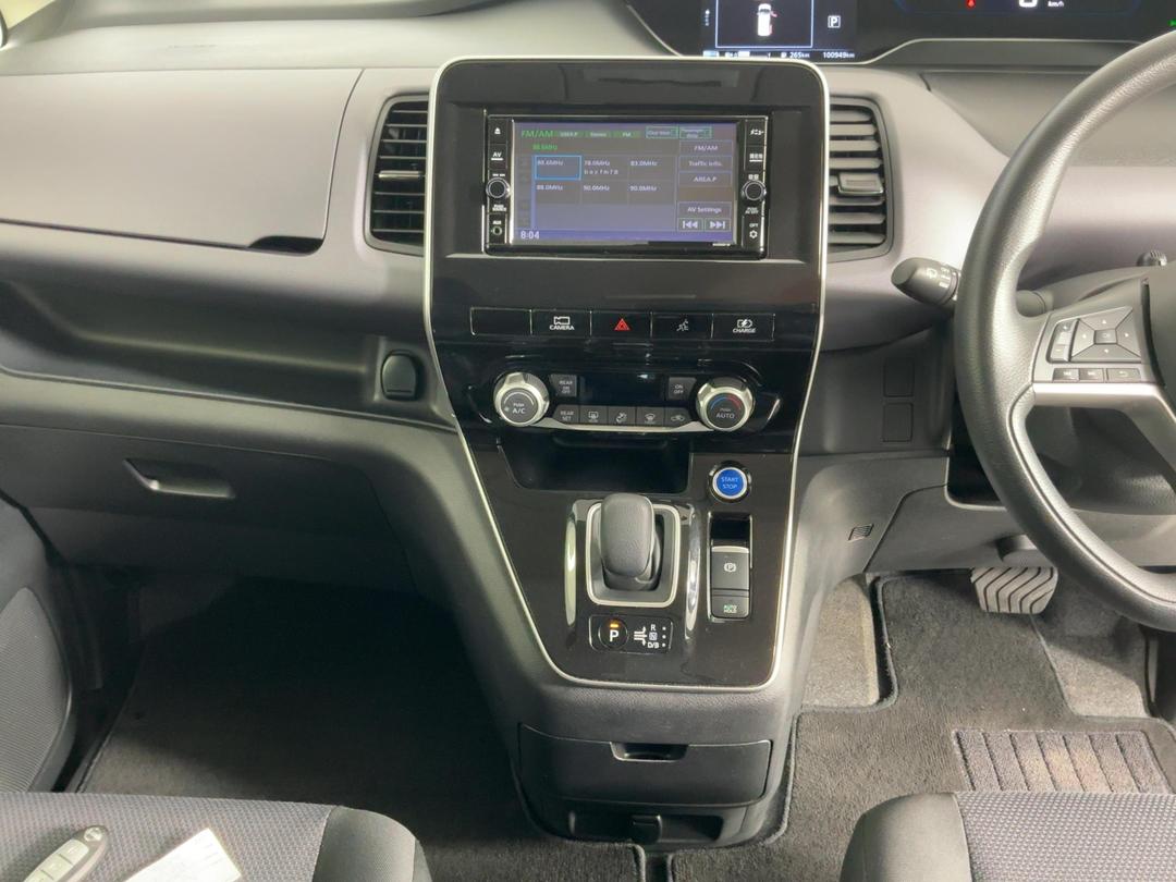 Photo '18' of Nissan Serena