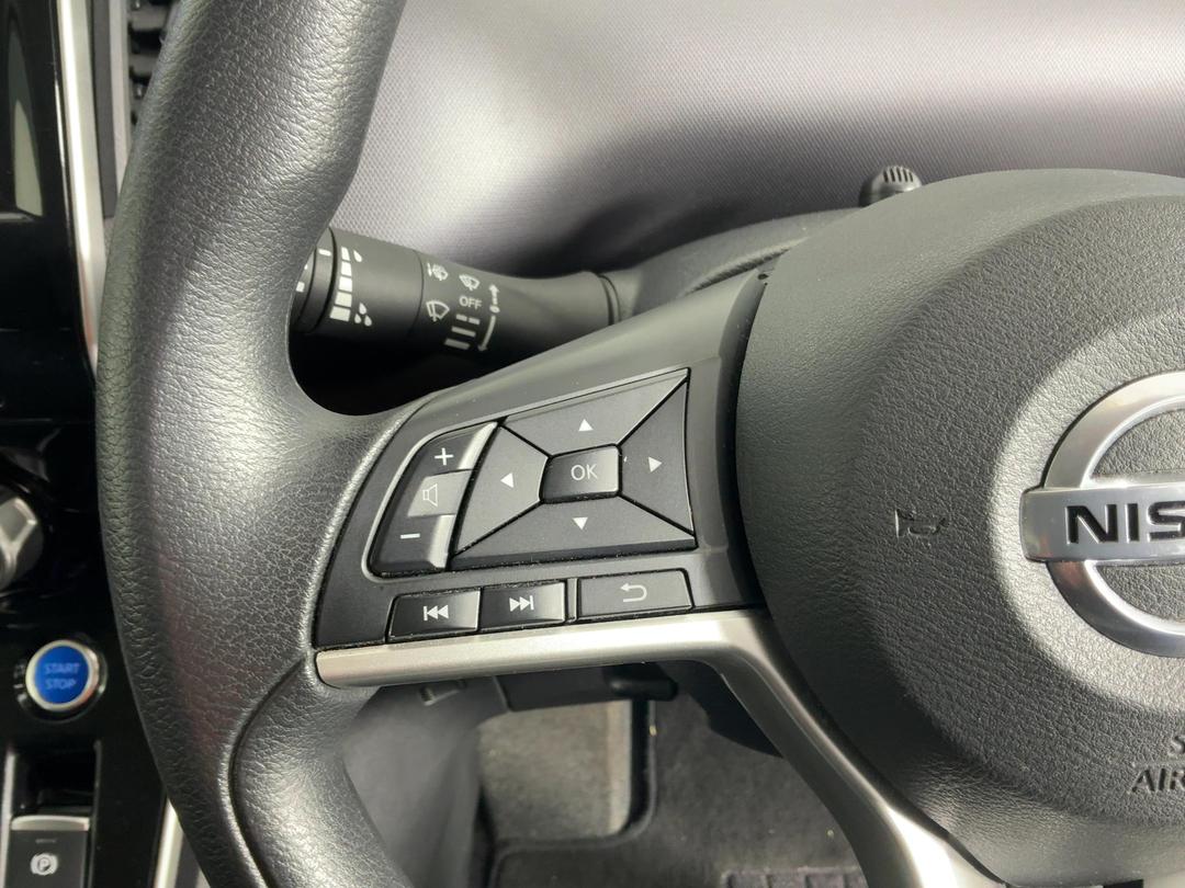 Photo '22' of Nissan Serena