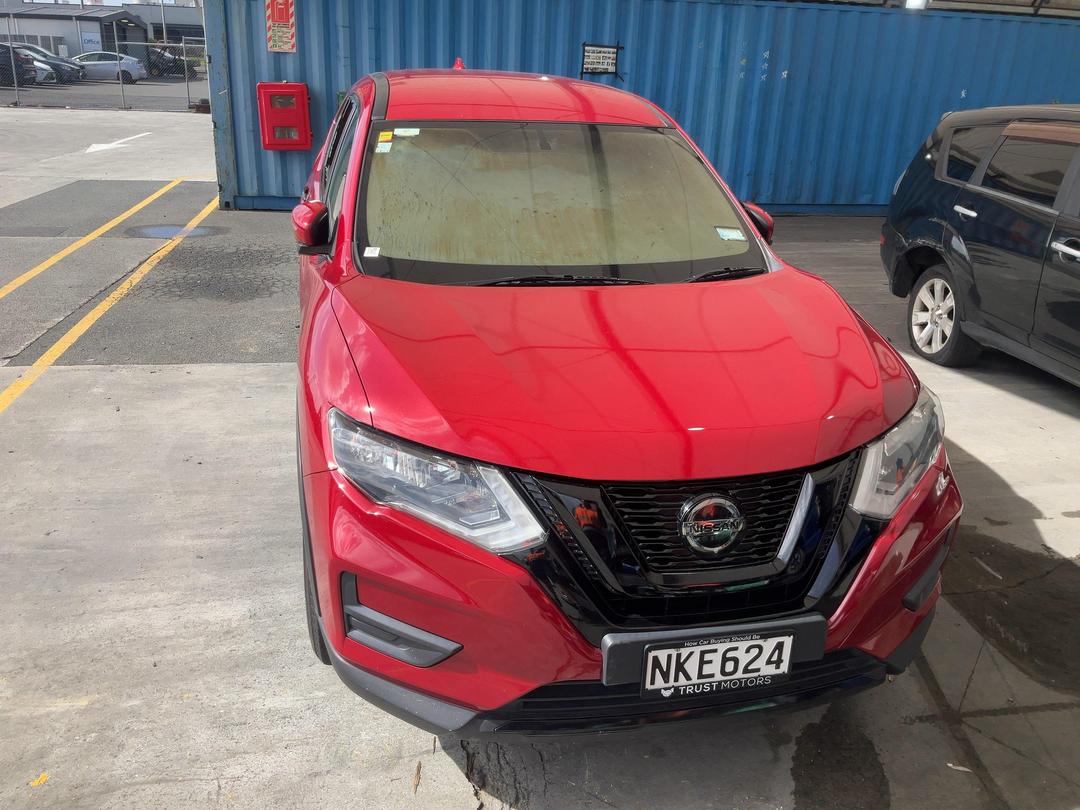 Photo '4' of Nissan X-Trail ST