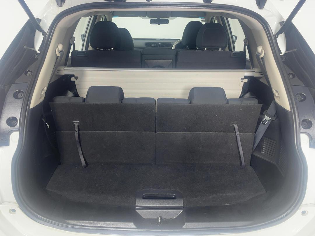 Photo '14' of Nissan X-Trail