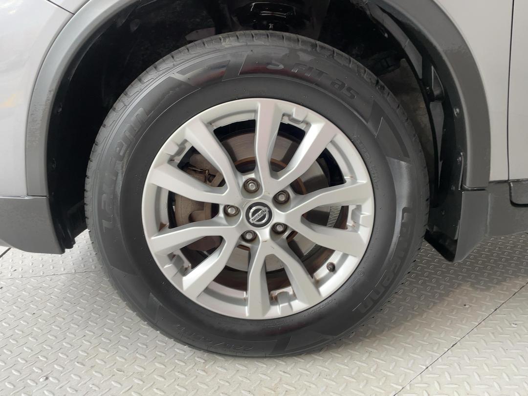 Photo '10' of Nissan X-Trail