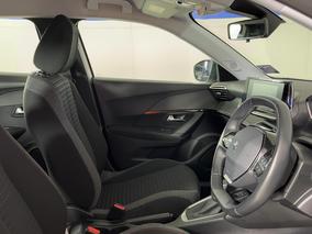 Photo '16' of Peugeot 2008