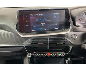 Photo '18' of Peugeot 2008