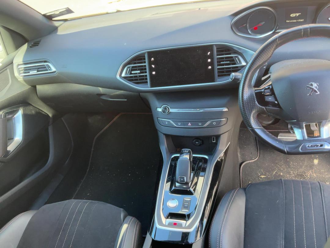 Photo '12' of Peugeot 308 GT Photo '12' of Peugeot 308 GT