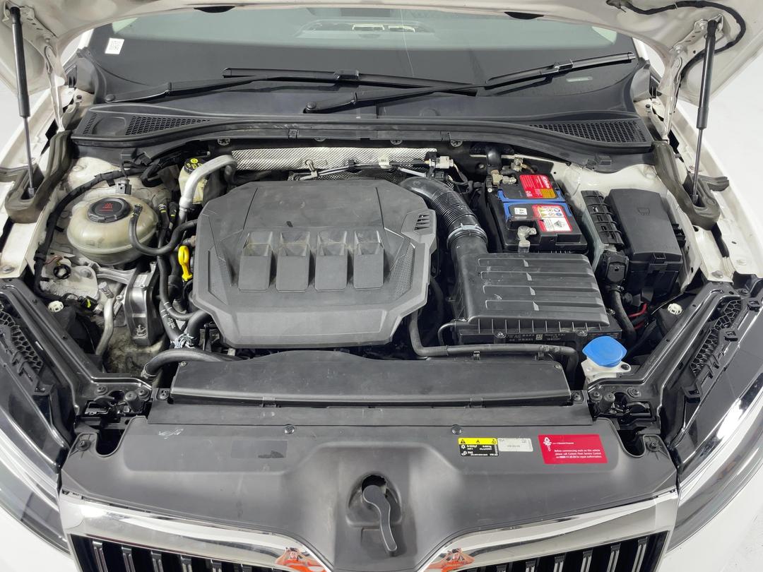 Photo '13' of Skoda Superb